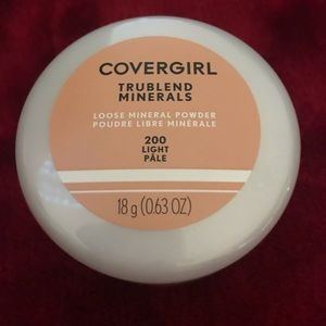 CoverGirl True Blend Minerals Powder In 200 Light Pale